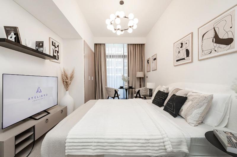 Modern studio in Azizi Riviera — отель с удобным расположением в Дубае