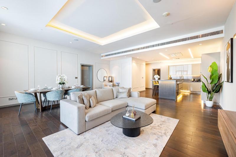 3BR Ocean-View Escape at Atlantic Oceana — комфортный отель в Дубае