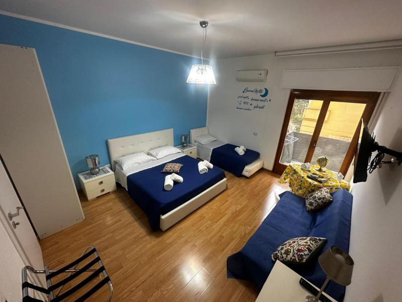 IRIS ROOM — отель с удобным расположением в Палермо