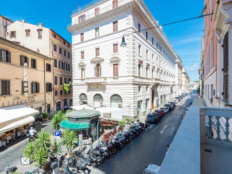 Цены на Apartment Incantevole Ara Pacis by Interhome в Риме