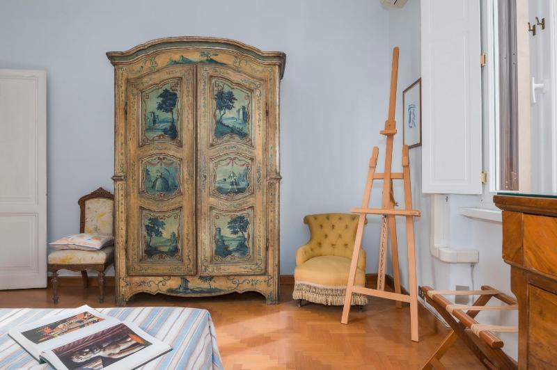 TRASTEVERE APARTMENT - ZEN REAL ESTATE SRL — забронировать отель в Риме