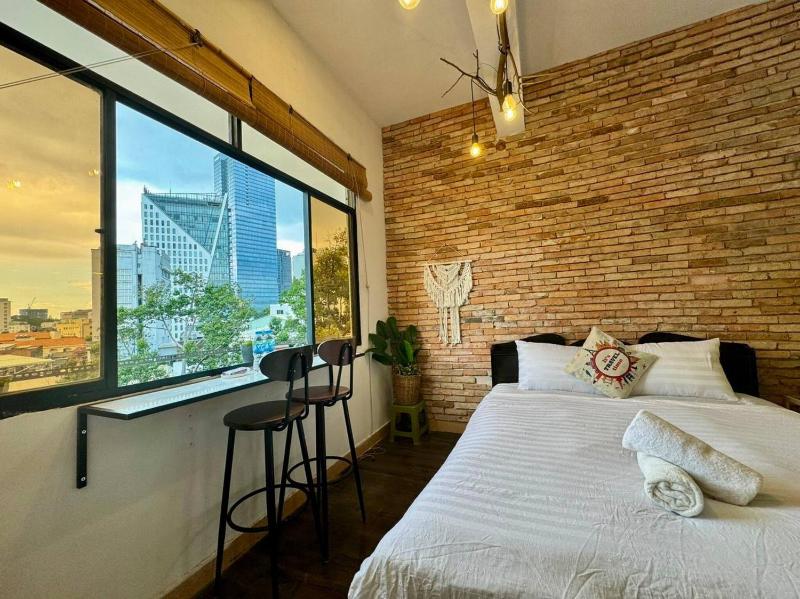 Vibrant Loft-style Apartment City-centre — отель с удобствами в Хошимине