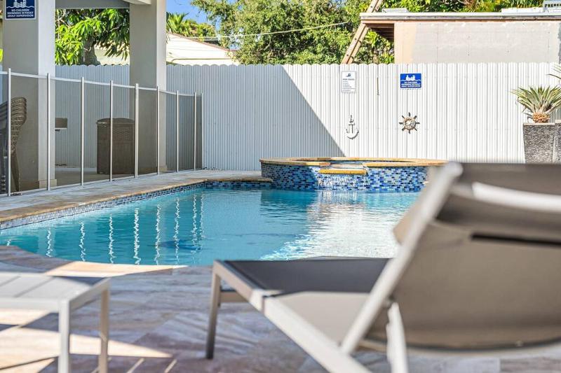 3 2 Family friendly Brand New Home w Pool — отзывы гостей и цены