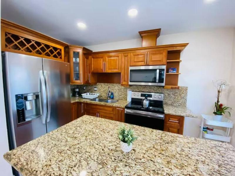 Charming & Renovated Casita Havana A- 2 1- Family — комфортный отель в Майами