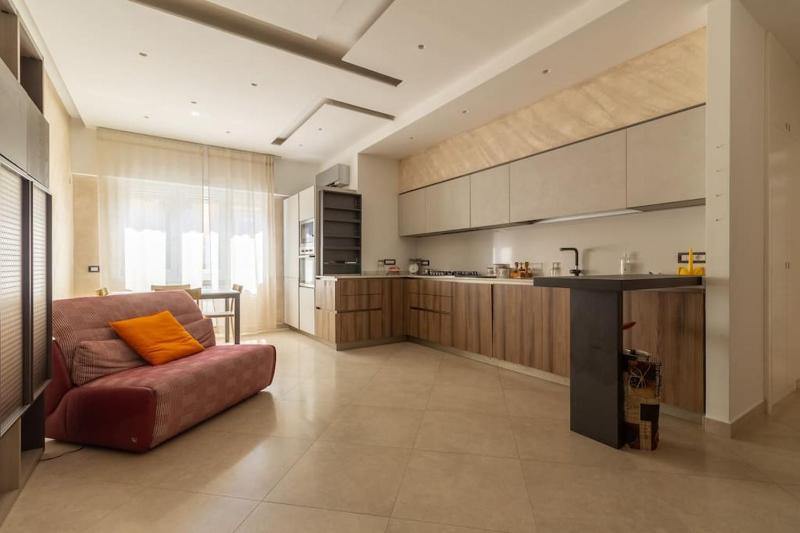 Цены на Monzio's house в Неаполе