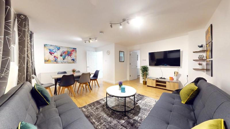 Цены на Spacious Duplex Apartment в Лондоне