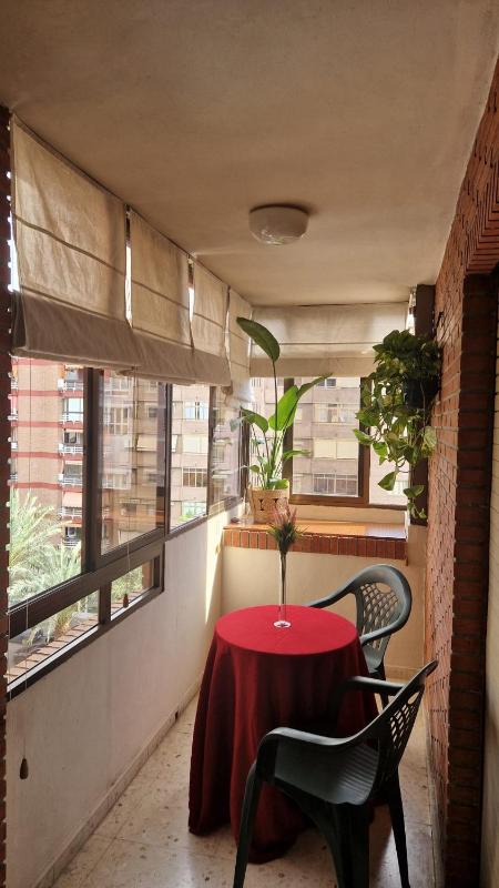 Habitacion en el Centro de Alicante — забронировать отель в Аликанте