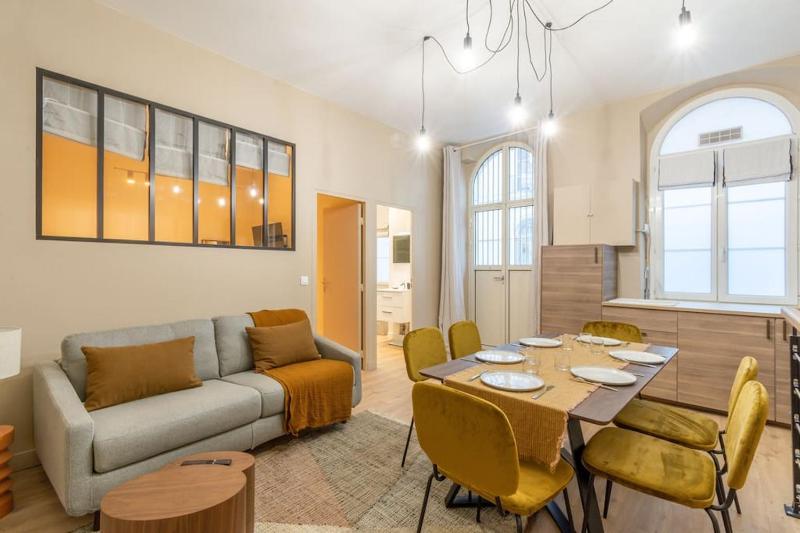 Цены на Nouveau - Designer Appartement - 6p в Париже