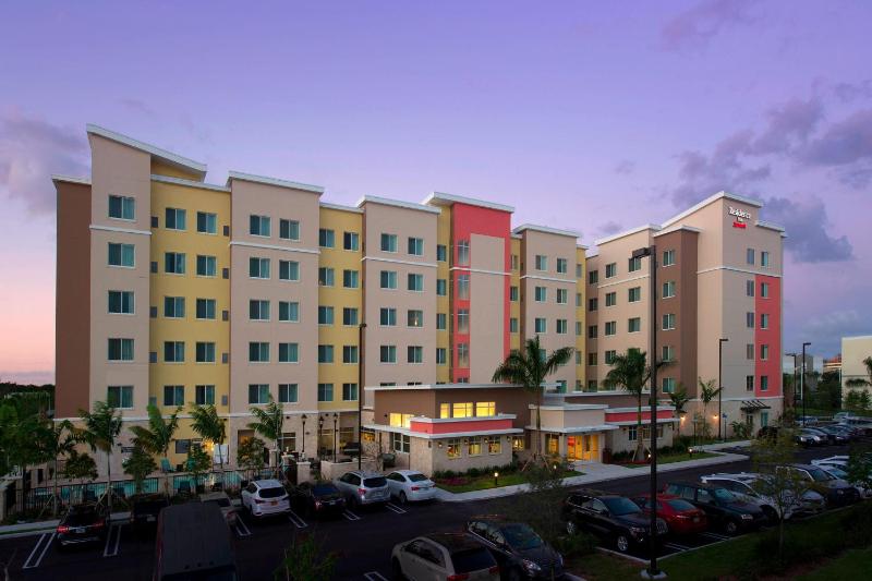 Residence Inn by Marriott Miami Airport West/Doral — отель с удобным расположением в Майами