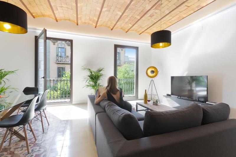 Luxury 3-bed/3-bath Paseig de Gracia (long stays) — отель с удобствами в Барселоне