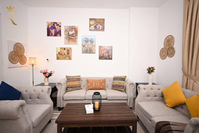 Charming Rossa 1BR Getaway Yas Island — отель с удобствами в Абу