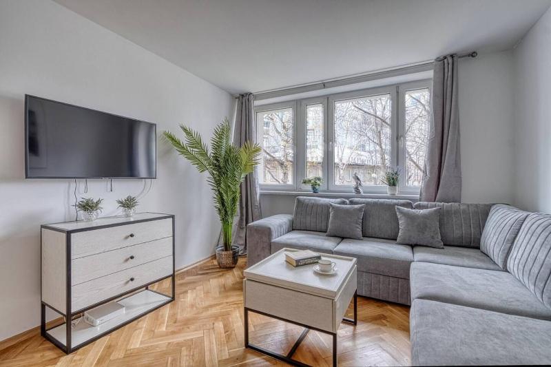 72, A/C*3Beds*CITYCENTER* Super Fast Wifi — отель в Варшаве, Польша