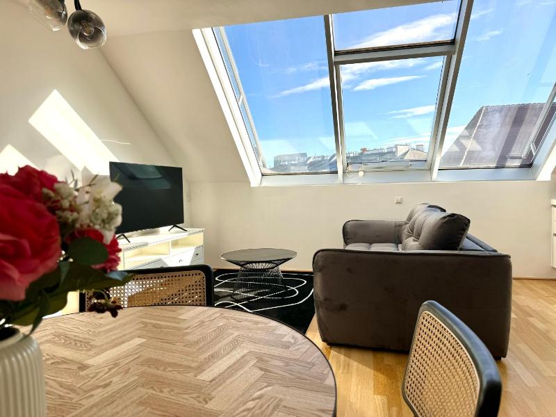 Цены на Residential Elegance: YourVienna Classic Apartments in City Center в вене