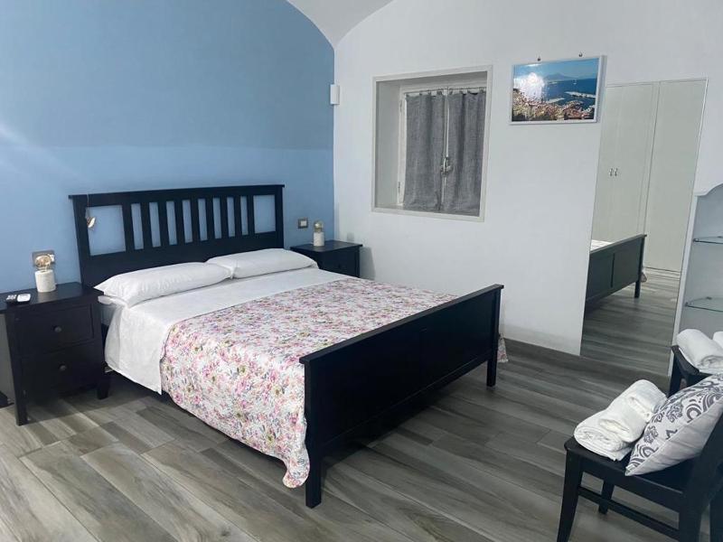 Casa Sania — отель в Неаполе, Италия