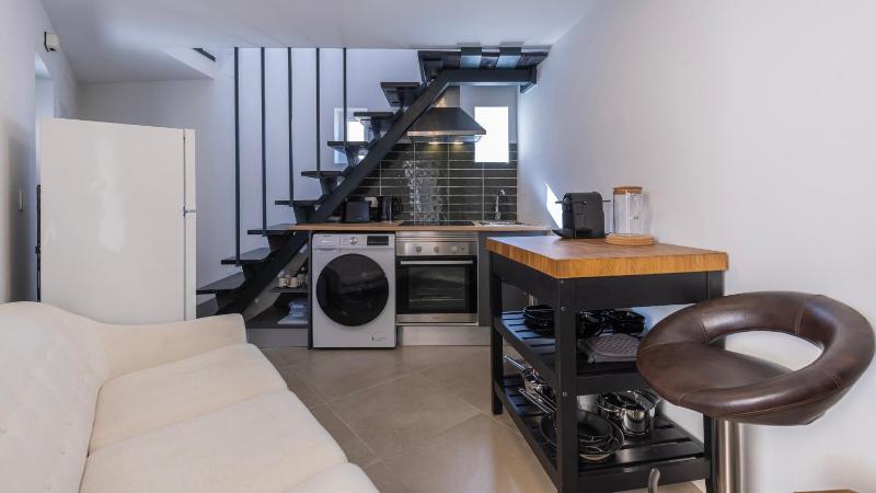 Estrela Escape Studios 1 by LovelyStay — забронировать отель в Лиссабоне