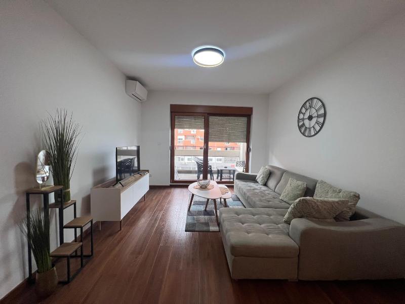 White Homes 1BR/APT•Master Quart — комфортный отель в Подгорице
