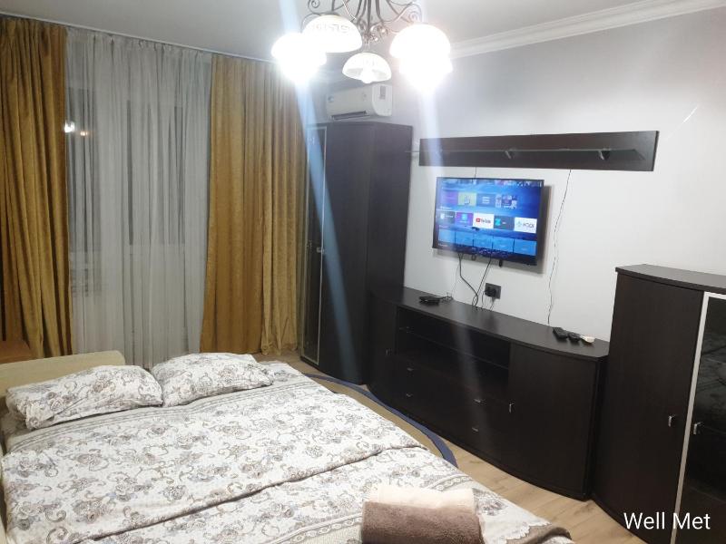 Staryj centr Uutnye apartamenty so svezim remontom Almaty — отель в Алматы, Казахстан