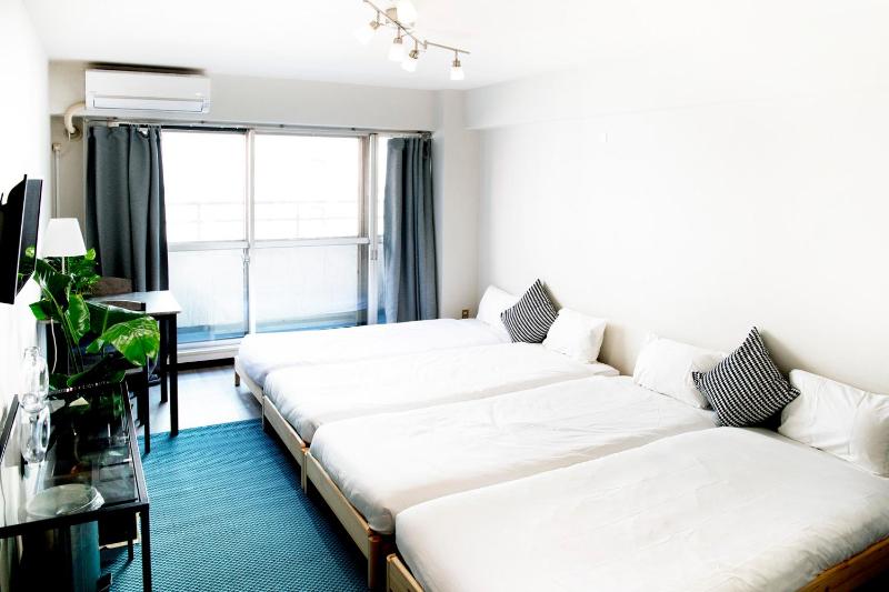 Shinjuku central apartment! 3stops to Shibuya station 3mins walk to station — отель в Токио, Япония