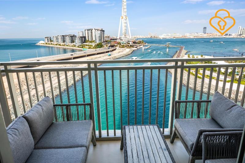 Keysplease Fascinating SeaViews! 2 B/R Luxury Apt 52/42, Marina — комфортный отель в Дубае