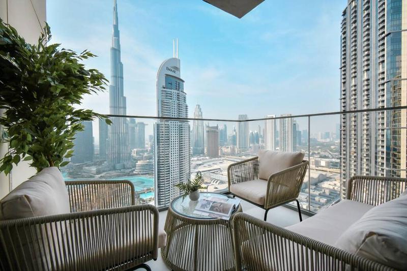 Burj Roayle-Magical Burj & Fountain Sky Views 3+1 BR APT — отель с удобным расположением в Дубае