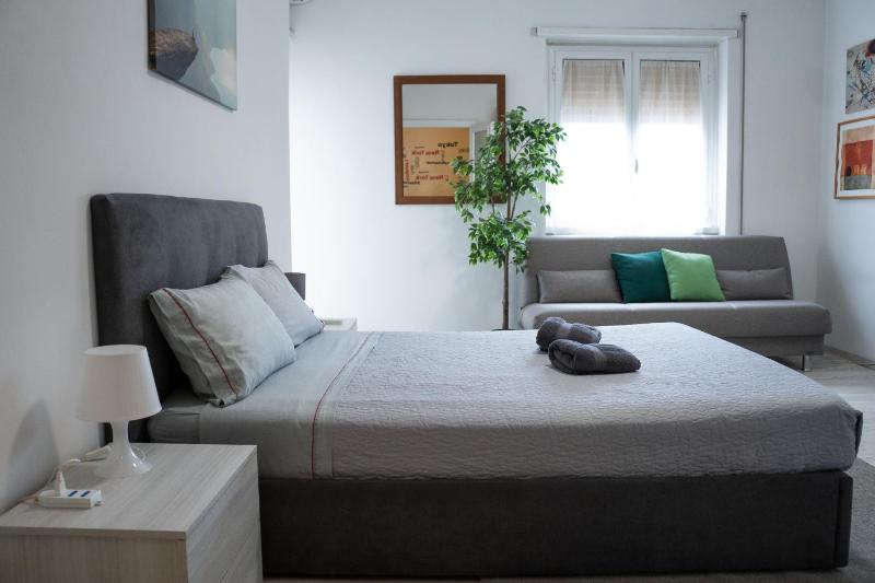 Nonna Pina Guest House [Moderno Appartamento vicino Metro A]Wifi,Netflix — отель с удобным расположением в Риме