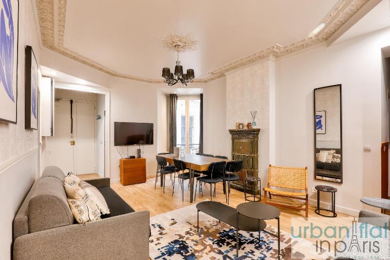 Цены на Urban Flat 57 - Luxury 4BDR Parisian Flat in Paris в Париже