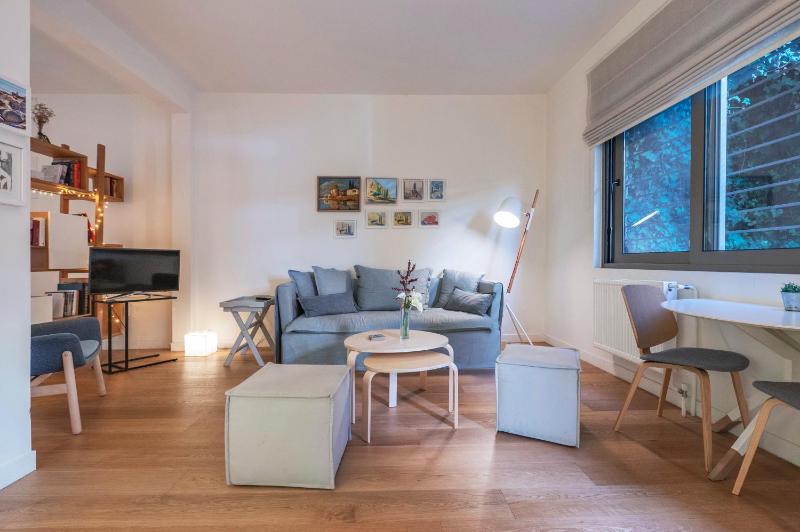 Spitaki-Kolonaki, an exquisite spacious studio — отель с удобным расположением в Афины