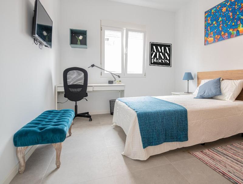 Habitacion a metros de la playa con cocina y WC compartida, terraza y zonas comunes — комфортный отель в Валенсии