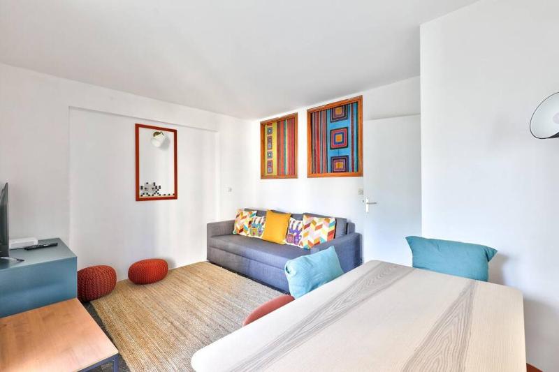 Superb 2BR Flat near Picpus metro station — отель с удобным расположением в Париже