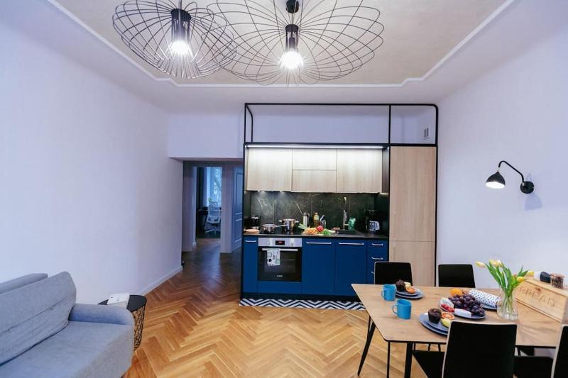 Modern, cozy apartment, next to the Old Town! — отель с удобным расположением в Варшаве