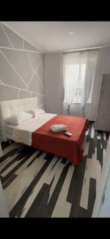 Room Rental 2 Piazza Garibaldi — комфортный отель в Неаполе