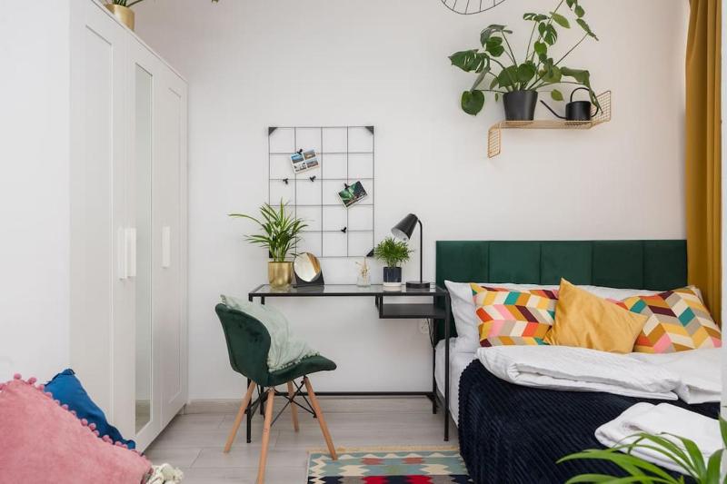 Цены на Specious City Center Studio with Park View by ECRU WWA23 в Варшаве