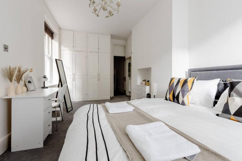 Цены на Spacious Apt In Central London в Лондоне
