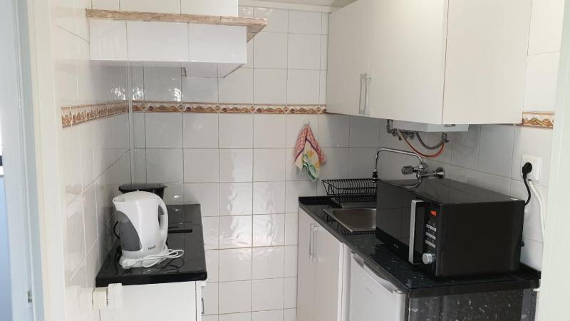 Цены на Central Lisbon Sao Jorge 2 bedroom private apartment в Лиссабоне