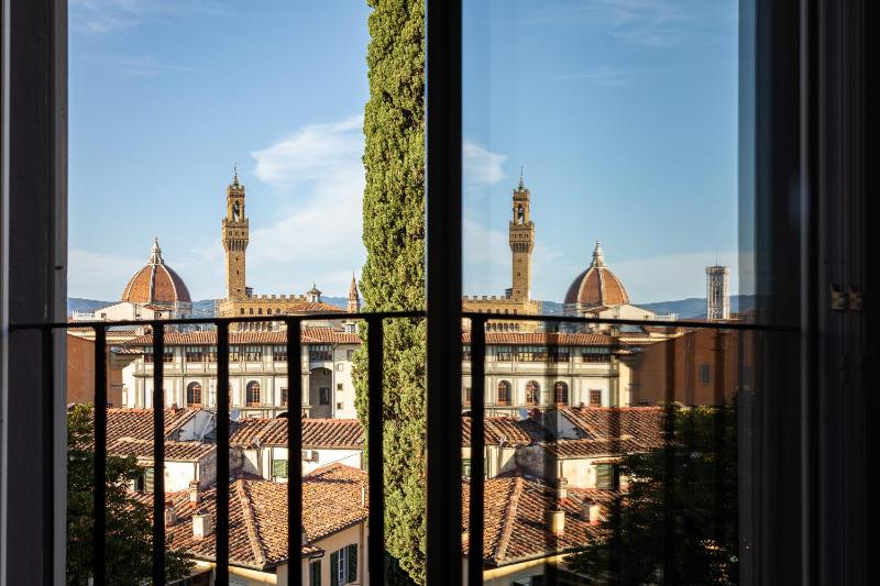 Ponte Vecchio - Lussuoso Attico Terrazza con Vista — забронировать отель в Флоренции