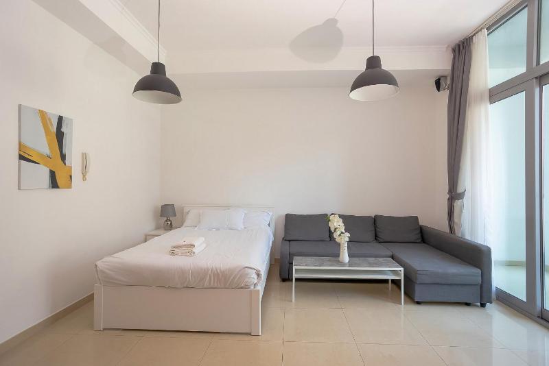 StoneTree - DEC Tower Studio - Dubai Marina — комфортный отель в Дубае