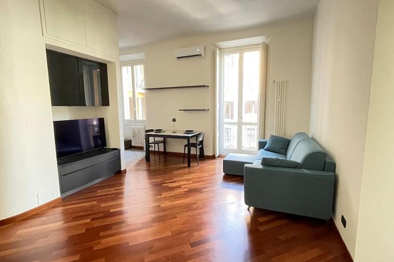 "Iris" Milano Lunigiana in Stazione Centrale — отель в Милане, Италия