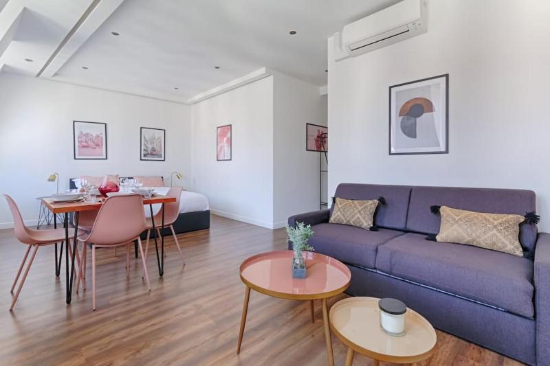 SD11 - Luxury Bright Flat 4P - Heart of Paris — забронировать отель в Париже