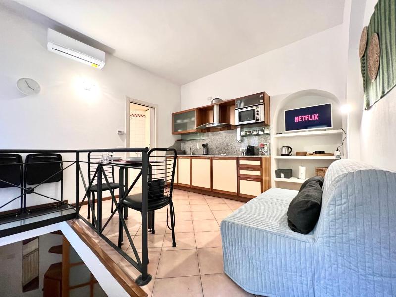 Old Style Navigli Apartment — отель в Милане, Италия
