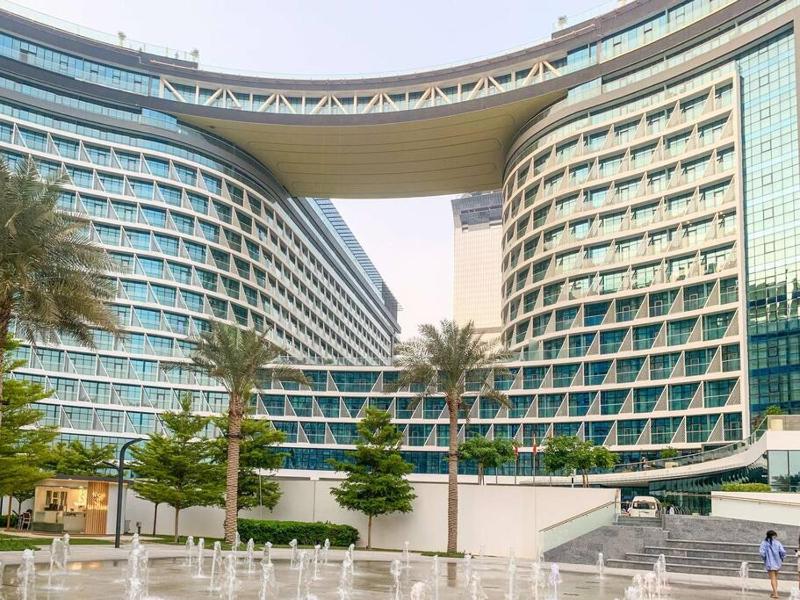 Цены на Chic Studio with Breathtaking Views at Seven Palm в Дубае