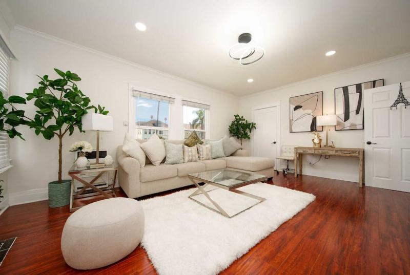 Exquisite 3BR Home in Mid City near K-town — отель в Лос-Анджелесе, Соединенные Штаты Америки