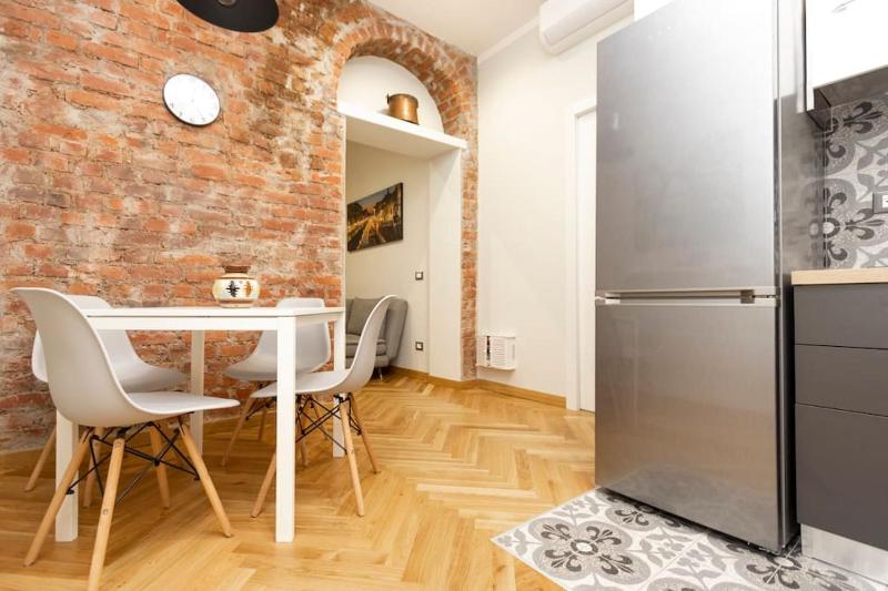 The Italian Design - 10 Minutes to Duomo — комфортный отель в Милане