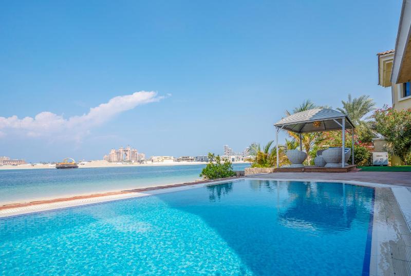 Vacay Lettings -Private Pool & Beach Villa at Palm Jumeirah — отель в Дубае, Объединенные Арабские Эмираты