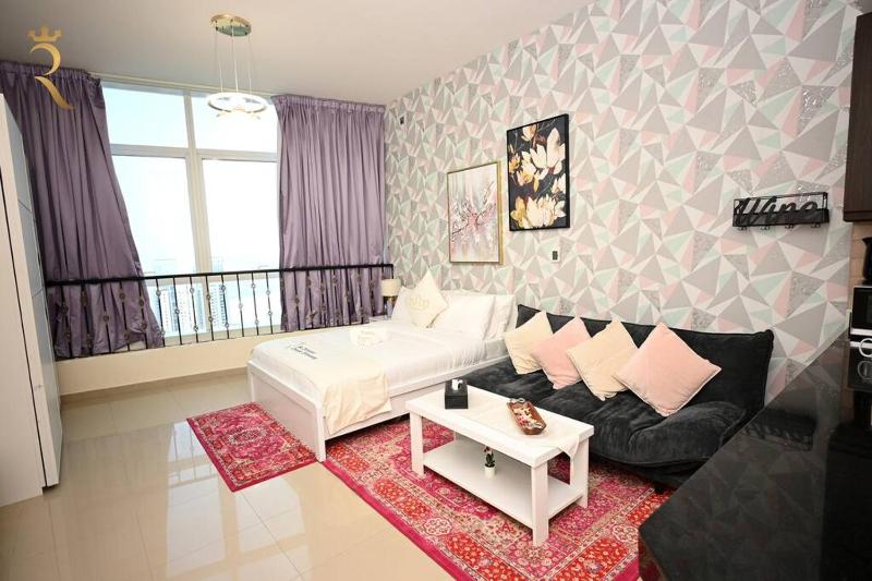 Цены на Queen's Studio apartment Al reem в Абу