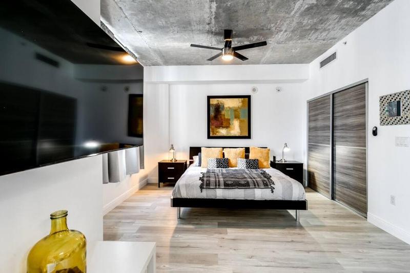 Beautiful Loft in Downtown Miami For 4 people 2208 — комфортный отель в Майами