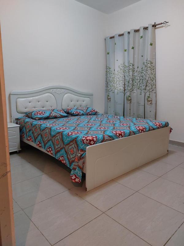 PRIVATE ROOM AT SHARJAH DUBAI BORDER — отель с удобным расположением в Шарджа