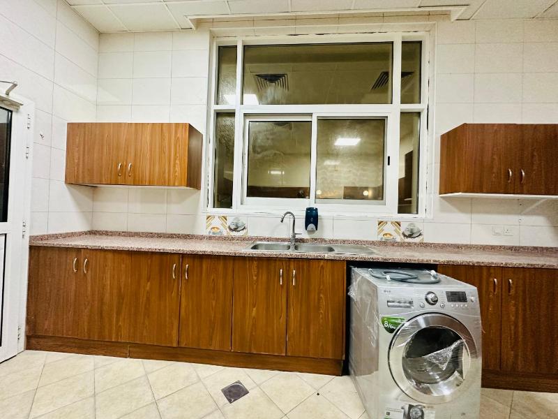Цены на Couple room with attached bathroom в Дубае