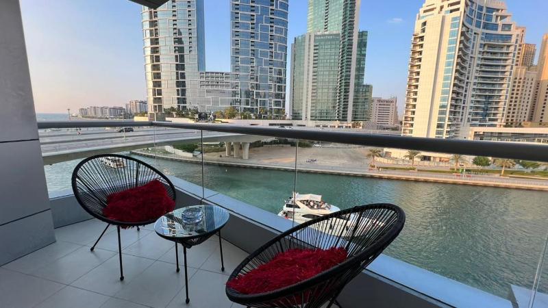 Premium Dubai Marina Two Bedroom Apartments with Sea view - Family only — отель с удобным расположением в Дубае