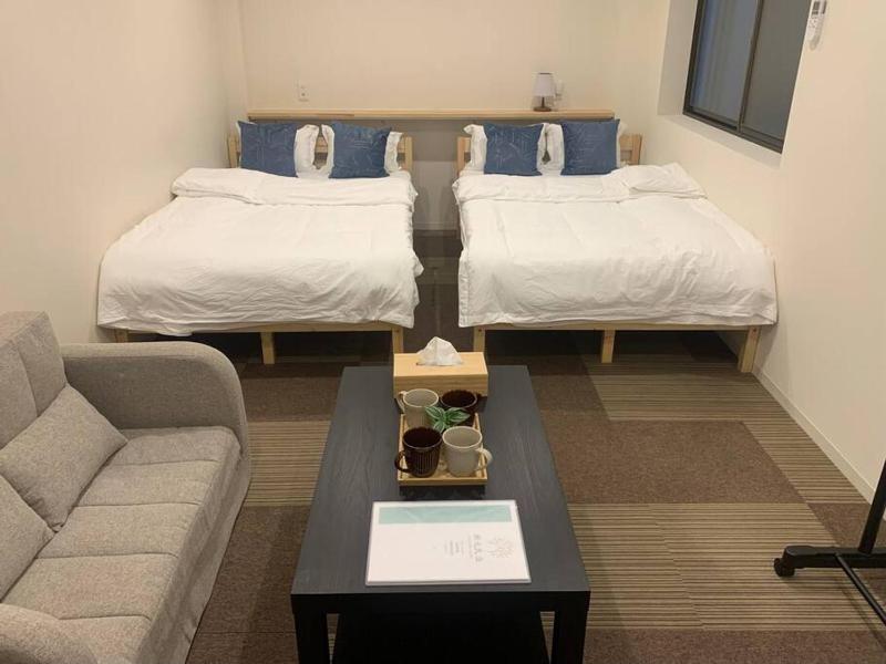 ①Dotonbori 2min,Shinsaibashi 5min-Ground floor — отель с удобствами в Осаке