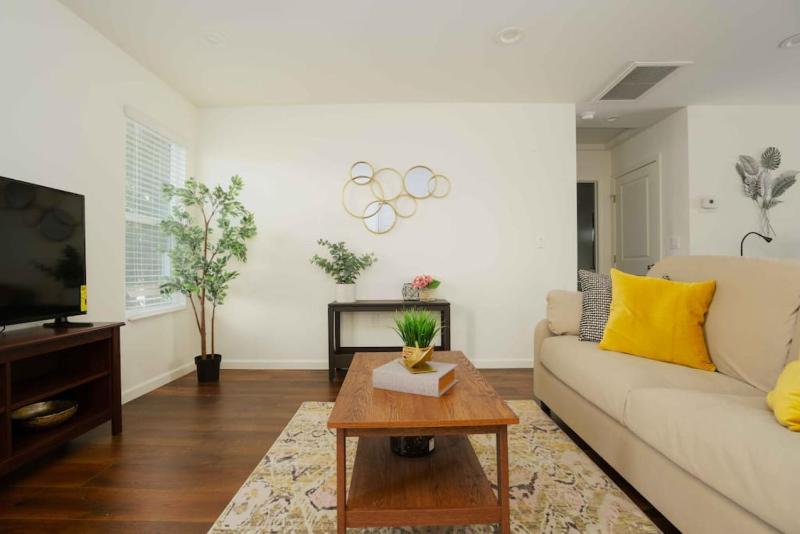 Tranquil 2BR Home in Central LA near Ktown and DTLA — отзывы гостей и цены